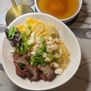 Bamee Crabmeat Moo Dang Noodle (No Broth) บะหมี่แห้งปูหมูแดง