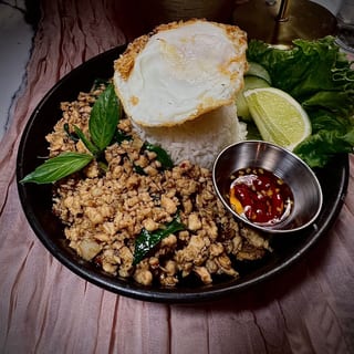 BASIL MINCE CHICKEN 𐦖 OVER RICE WITH FRIED EGG 🌶🌶🌶 ข้าวราด กระเพราไก่สับ ไข่ดาว