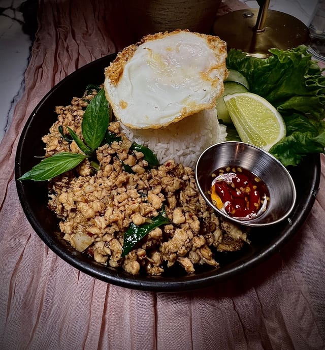 Basil Mince Chicken 𐦖 Over Rice with Fried Egg 🌶🌶🌶 ข้าวราด กระเพราไก่สับ ไข่ดาว.