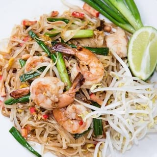 Pad Thai ผัดไทยเจ้แนน 👩🏻‍🍳