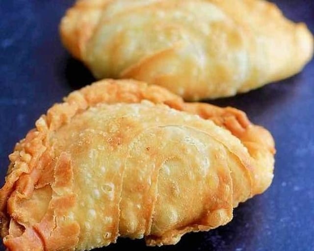 Curry Puff กระหรี่ปั๊ปใส้ไก่.