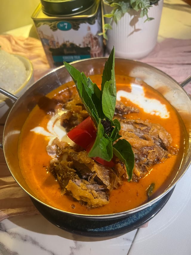 Crispy Duck Panang Curry แพนงเป็ดกรอบ.
